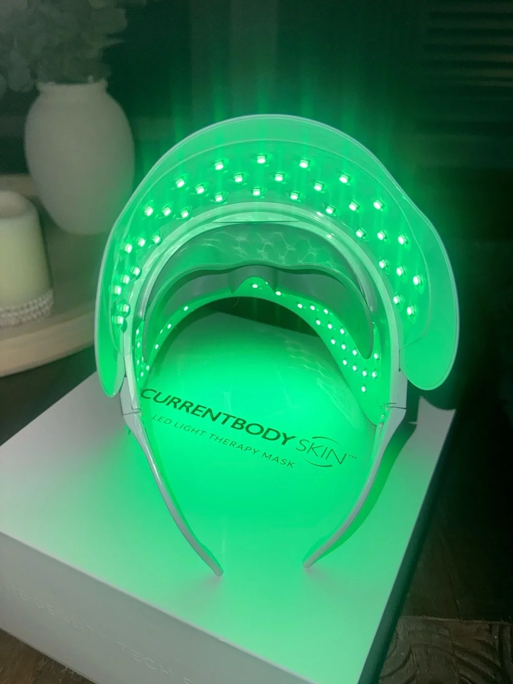 ✨🔥 Dermabeam Pro RED Light Therapy LED Mask - with Eye protection, CORDLESS